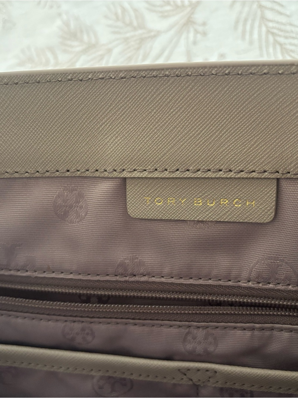 Tory Burch Leather Tote with Gold Logo - Picture 5 of 7